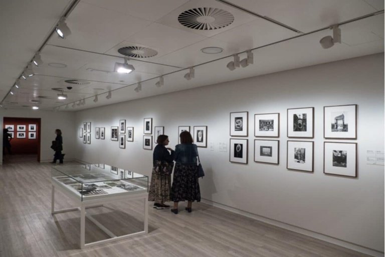 Exposición fotográfica captura la vida nocturna de Madrid
